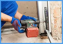 Garage Doors Store Repairs Needham, MA 781-488-5040 - serv-sid-rep-gr-37m